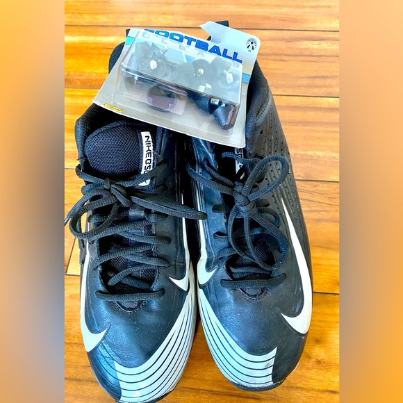 Nike Other - mens football cleats size 12